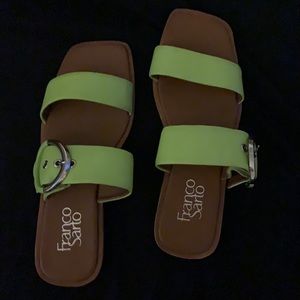 Flat leather sandals